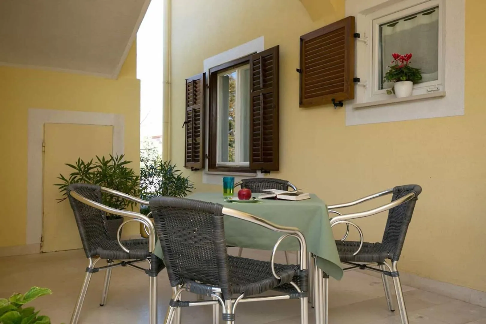 Apartment Romantik For Max 4 People, Kids Friendly With Playground And Pool Labin   Labin (Istria)