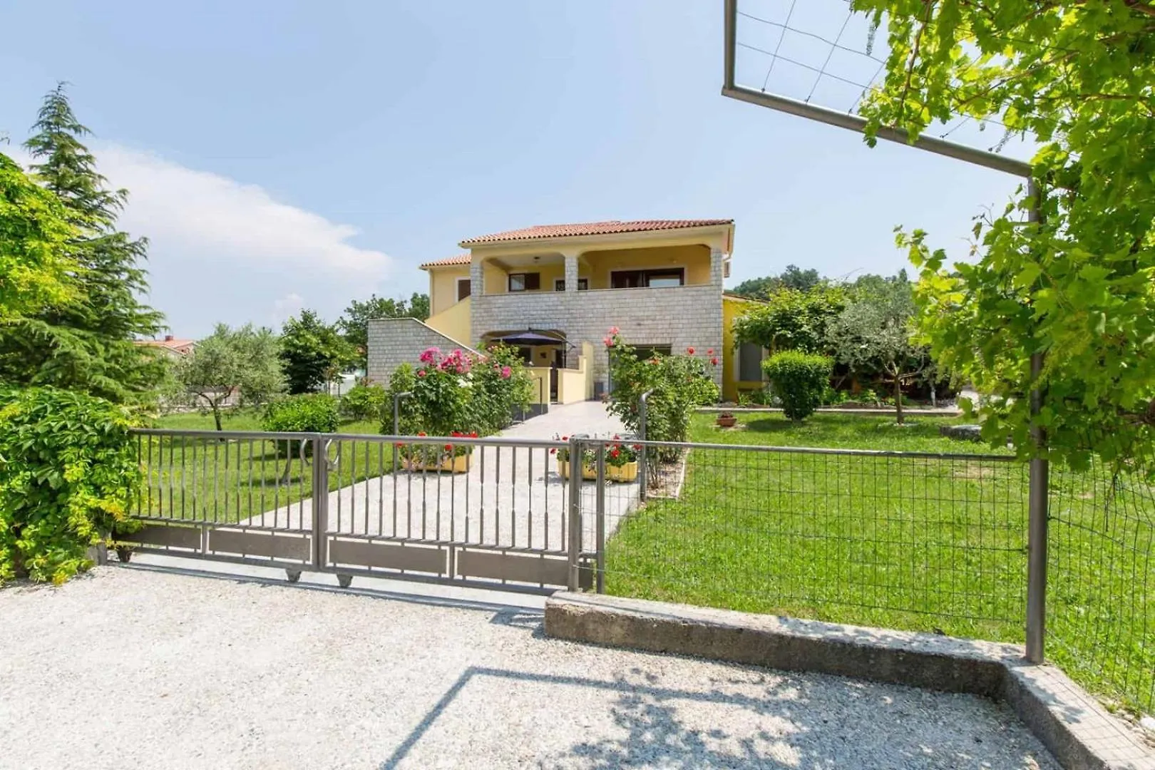 Apartment Romantik For Max 4 People, Kids Friendly With Playground And Pool Labin  Croatia